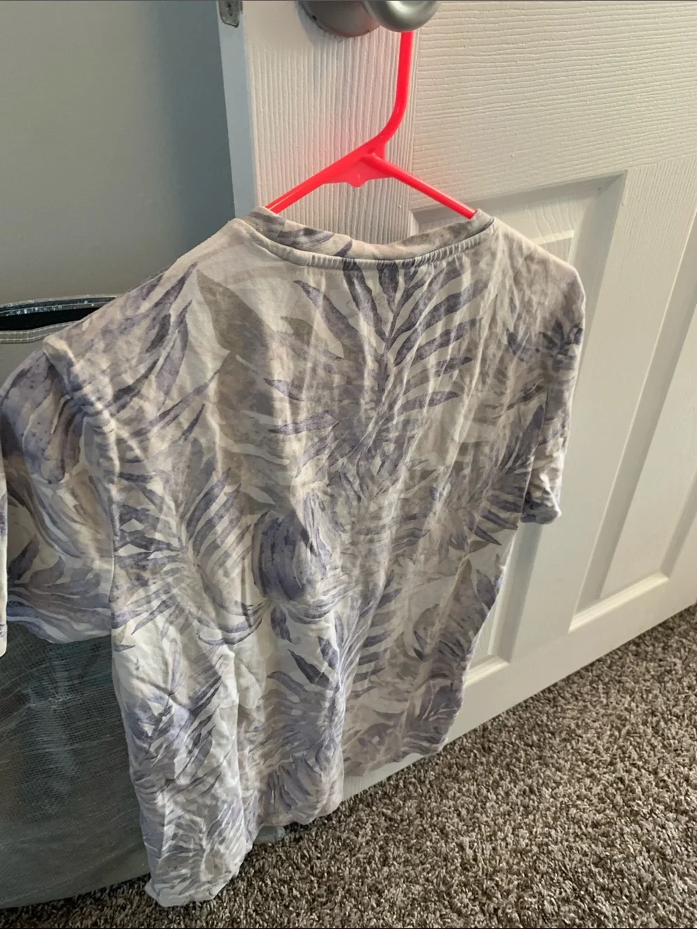 Guess Short Sleeve Tee in White and Light Blue Leaf Print - Picture 3 of 3